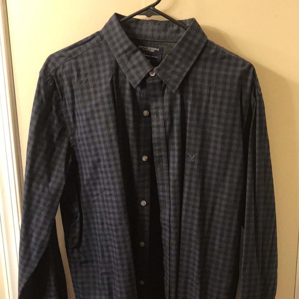 American Eagle Outfitters button down. Never worn. XL.